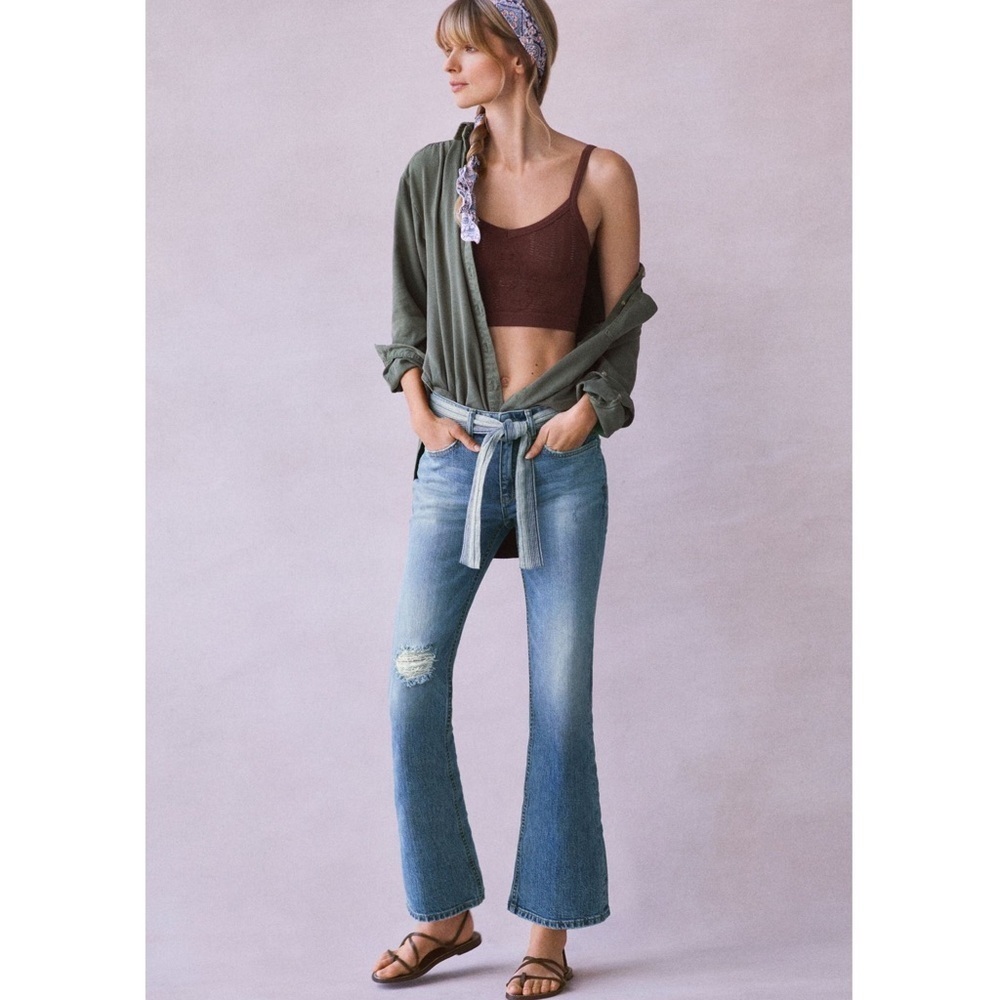 𝅺ANTHROPOLOGIE Pilcro the yaya kick flare Jean New NWT Medium Blue Denim Anthro